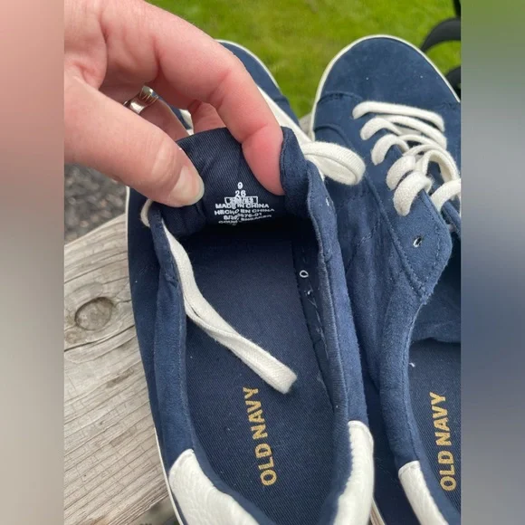 Old navy court shoes- size 9 - Picture 2 of 5